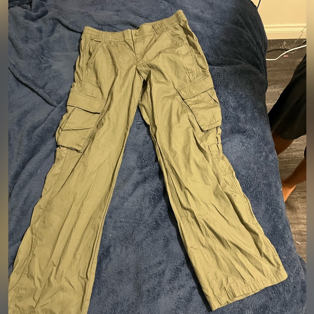 H&M cargos